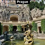 Romantic Apartment By The City Center