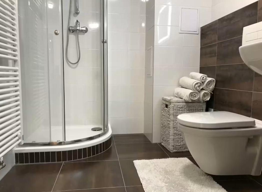 Romantic By The Center Apartment Prag