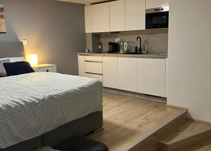 Romantic Apartment By The City Center